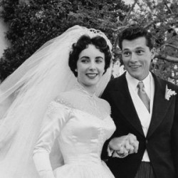 Elizabeth Taylor esküvői ruhája Elizabeth Taylor esküvői ruhája